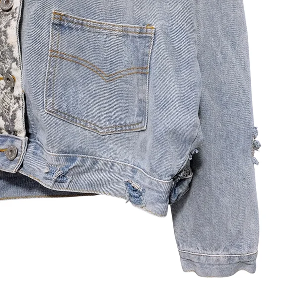 POL Snakeskin Patch Button Up Dustressed Denim Jean Jacket Women's Size Large L - Picture 10 of 15